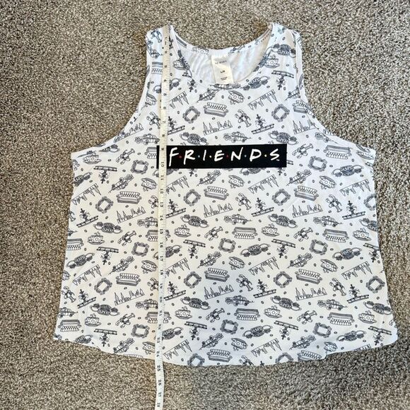FRIENDS | Themed Graphic Tank Top - Picture 7 of 7